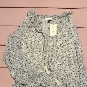 Universal Thread Black and White Patterned Blouse